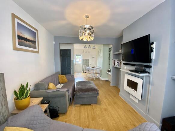lounge/dining area