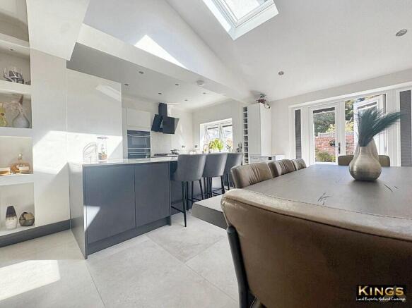 4 bed Semi-Detached for sale Image 7