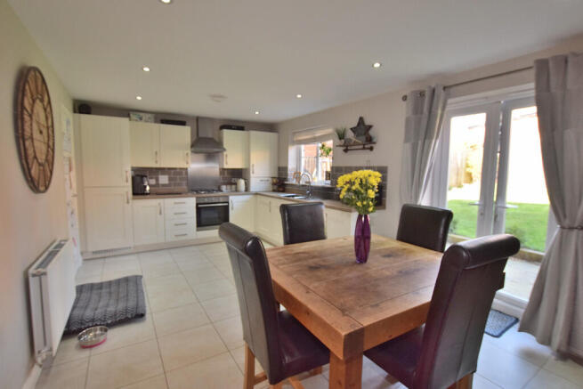 4 bed Detached for sale Image 5