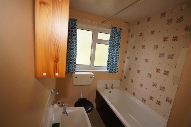 Bathroom.JPG