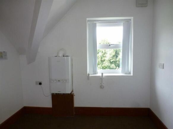 3 bed Terraced to rent Image 11