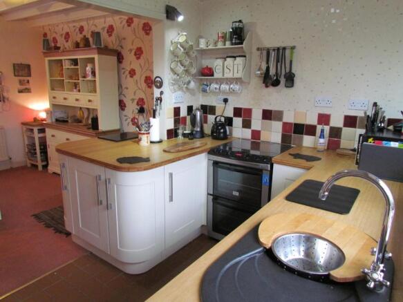 LILAC COTTAGE 041.JPG