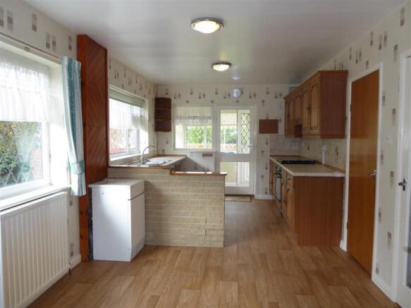 KITCHEN/BREAKFAST ROOM