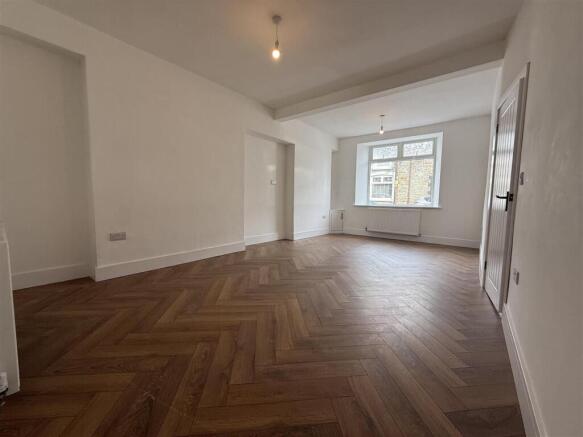 Glanrhyd Street, Cwmaman, Aberdare photo 4