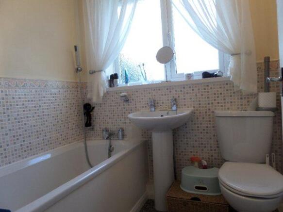 BATHROOM/W.C