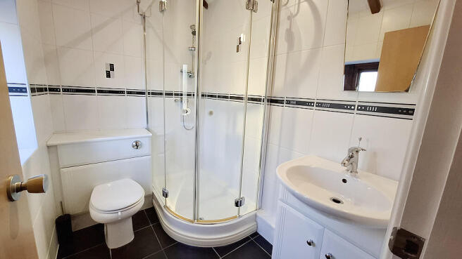 2 bed Apartment for sale Image 12
