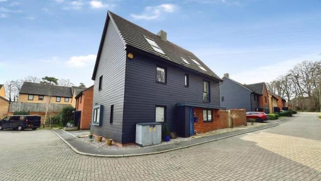 EweMove Estate Agents Basingstoke - Fairway Road