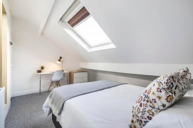 6 bed House to rent Image 4