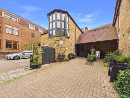 Flat 3, Ashby House, Swan Street, Isleworth TW7 6RJ