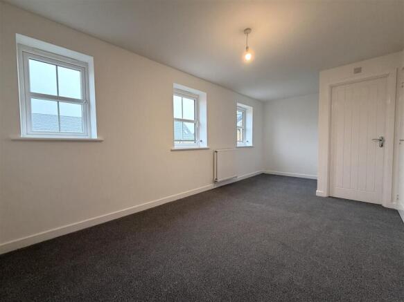 3 bed Semi-Detached to rent Image 12