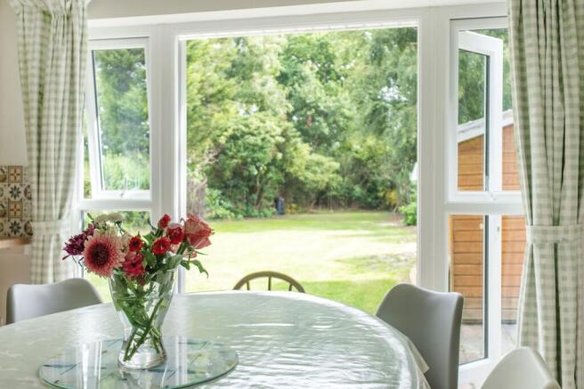 Kitchen/Diner onto the Garden