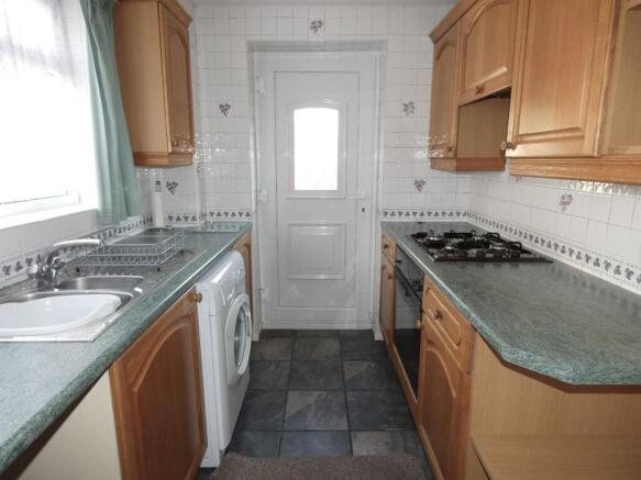 3 bed Semi-Detached to rent Image 4