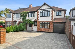 41, New Hall Drive, Romford RM3 0EL