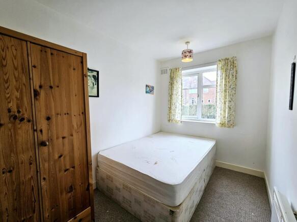 2 bed Flat for sale Image 5