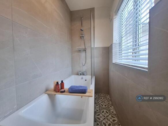 3 bed Terraced to rent Image 11