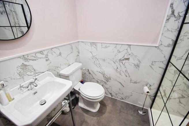 5 bed Semi-Detached for sale Image 10