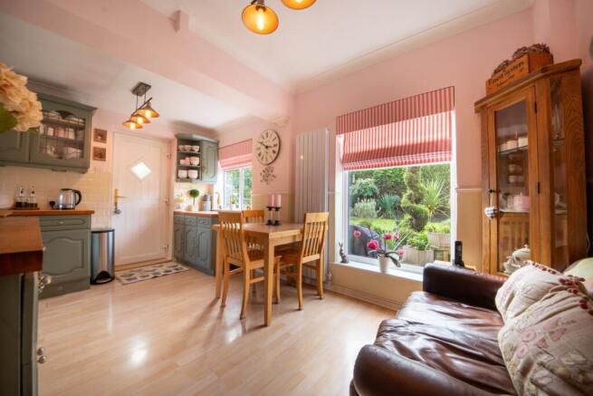 4 bed Detached for sale Image 7