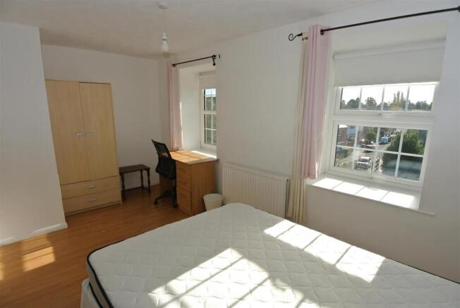 Bedroom 3a.JPG