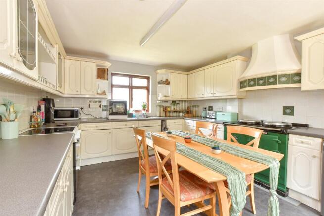 Kitchen/ Breakfast Room