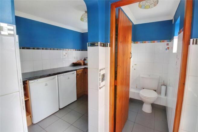 Utility Room & Wc