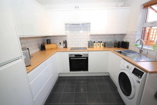 Kitchen (2) 