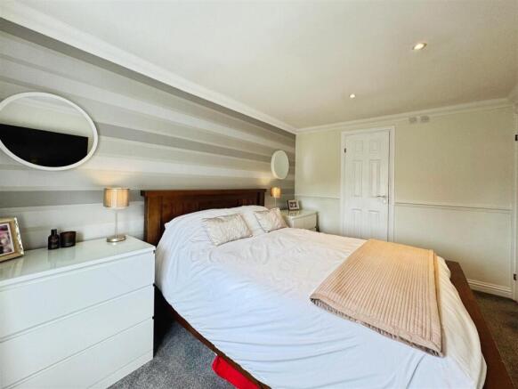 3 bed Detached for sale Image 12