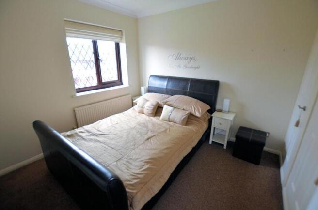 Bedroom 1.jpg