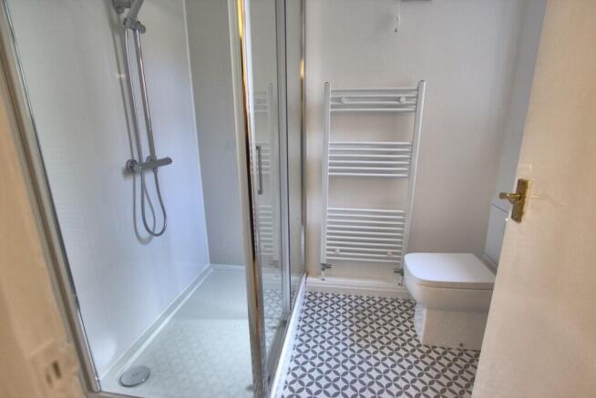 2 bed Apartment to rent Image 6