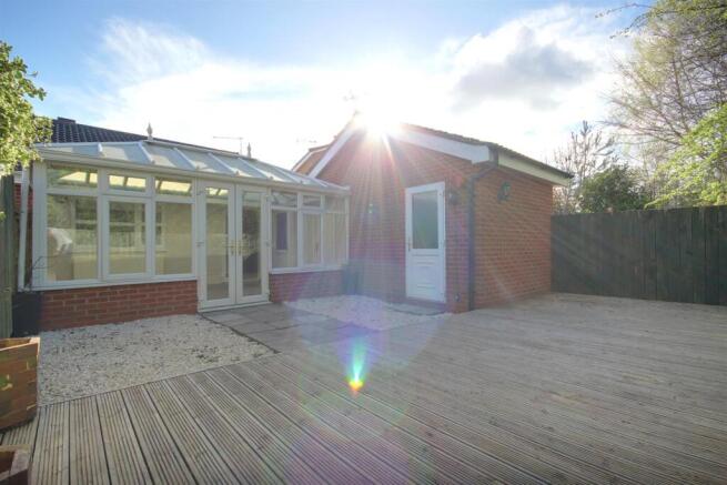 2 bed Semi-Detached Bungalow for sale Image 11