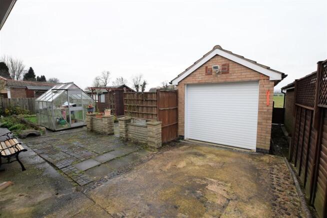 Garage & Driveway