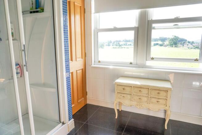 Master En-suite