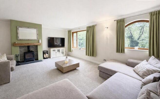Living Room alt .jpg