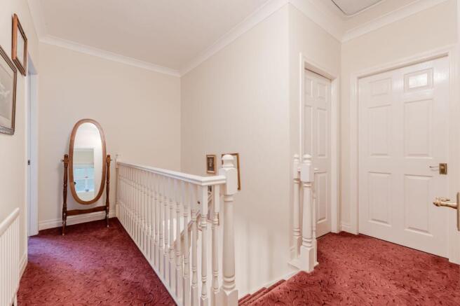 4 bed Detached for sale Image 12