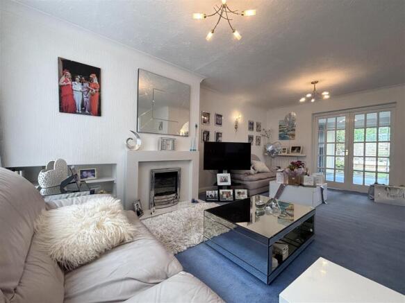 4 bed Semi-Detached for sale Image 10