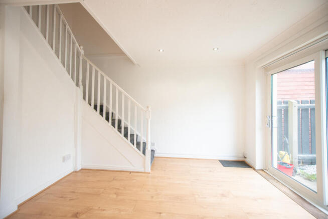 3 bed Terraced to rent Image 4