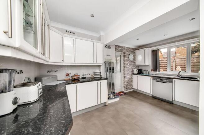 3 bed Detached for sale Image 6