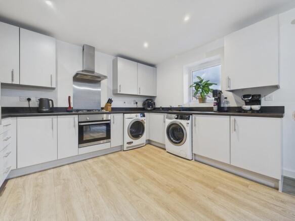 CAM04273G0-PR0187...