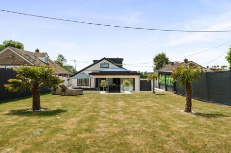 Shilton Road, Carterton, Oxfordshire