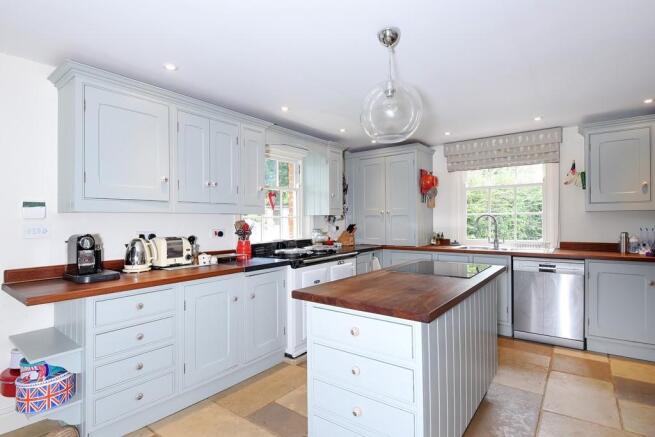 Open Plan Kitchen / 