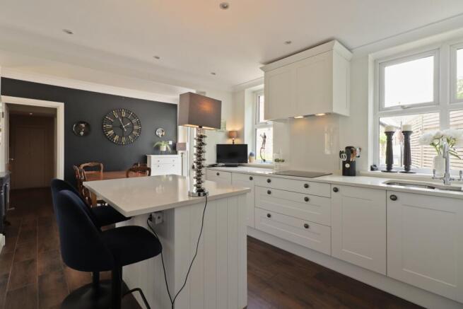 2 bed Apartment for sale Image 12