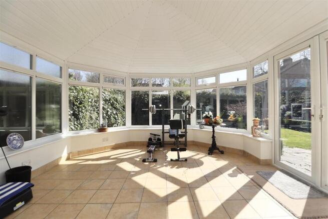 4 bed House for sale Image 9