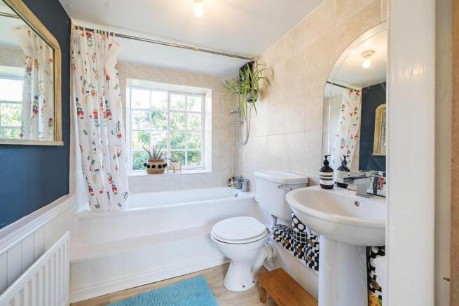 3 bed Terraced for sale Image 12