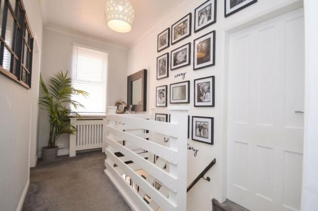 4 bed Semi-Detached for sale Image 10