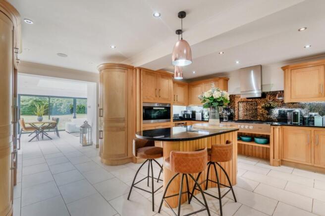 Kitchen/Breakfast Rm