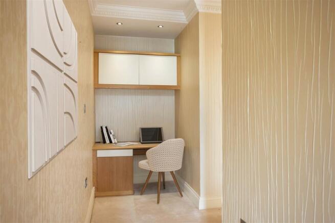 3 bed Apartment for sale Image 11