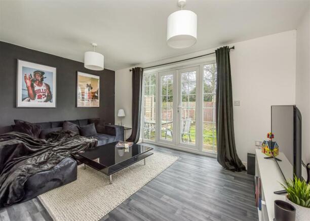 48 Abney Avenue-lounge.jpg