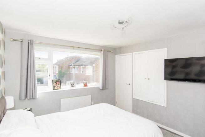 Bedroom One Photo 2