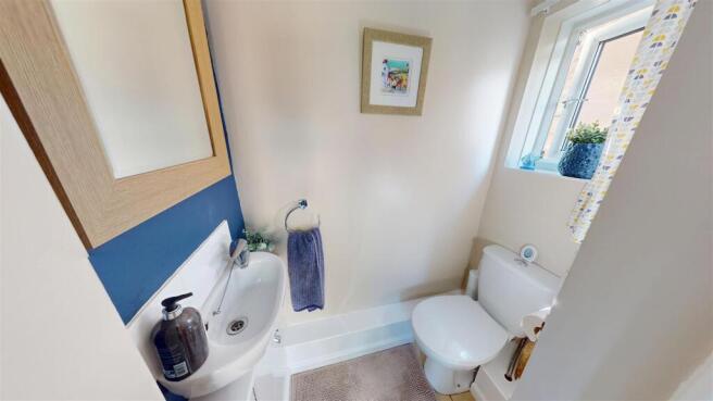 4 bed Semi-Detached for sale Image 8