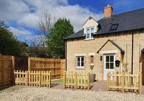 1, Calleva Court, Queen Street, Cirencester GL7 1HB
