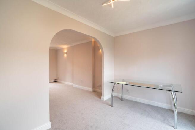 4 bed Detached for sale Image 11